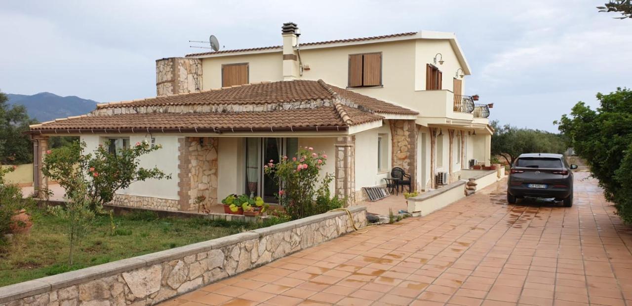 Villa Renzo E Lucia Sant Isidoro (Sardinia) Exterior foto